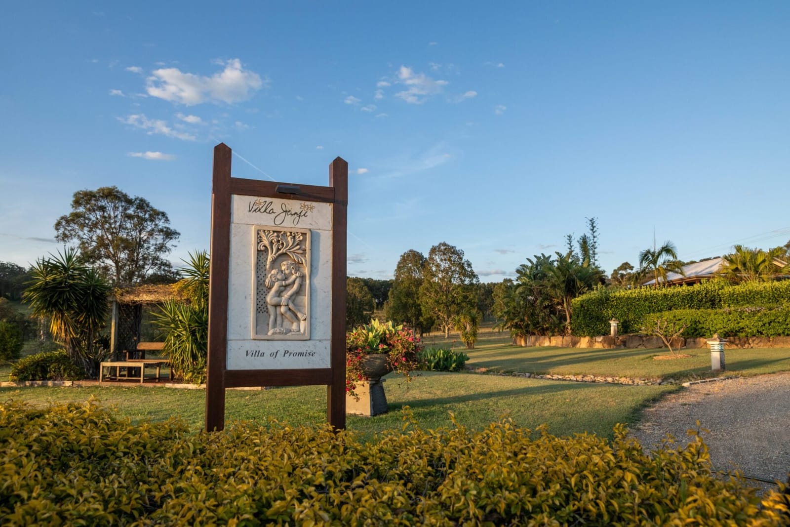 Entrance sign with sculptural relief at Midnights Promise, Lovedale, Hunter Valley